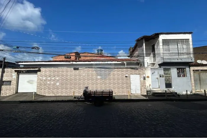CASA NO PEIXOTO JACINTINHO COM 3 QUITINETES PARA TER UMA RENDA EXTRA COM ALUGUÉIS