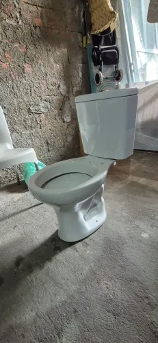 Vaso sanitário com caixa acoplada Celite