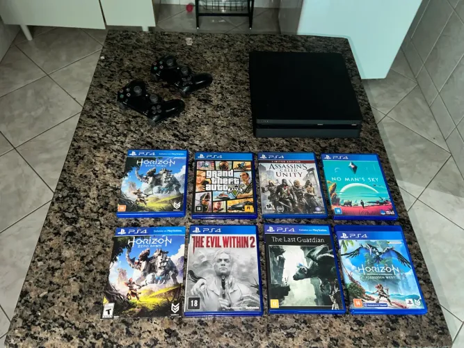 Ps4 + 2 controles + 7 jogos