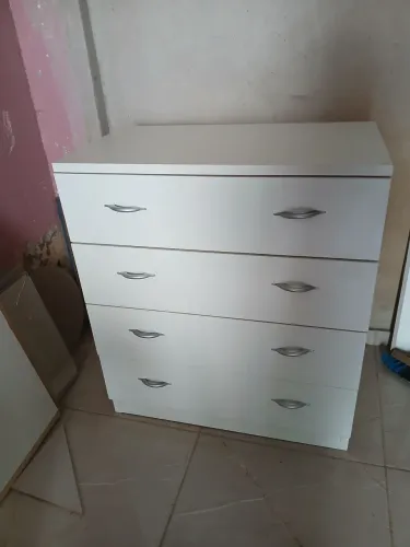 Cômoda 4 gavetas em MDF, corredicas telescópicas
