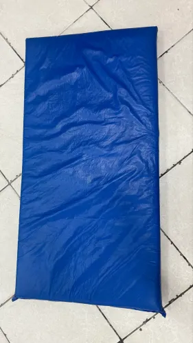 Colchão infantil para escolinha - criança 1,20x 0,60 X 10 - usado