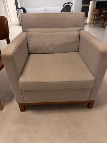 Poltrona confortável cinza