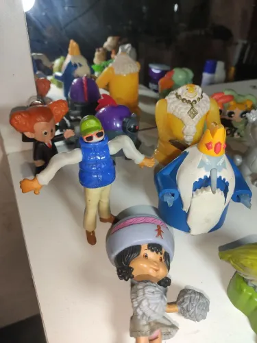 Brinquedos Colecionáveis McDonald's (10 cada)