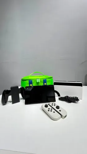 Nintendo Switch Desbloqueado, Cartão SD 128GB + Bolsa Luigi - Seminovo!