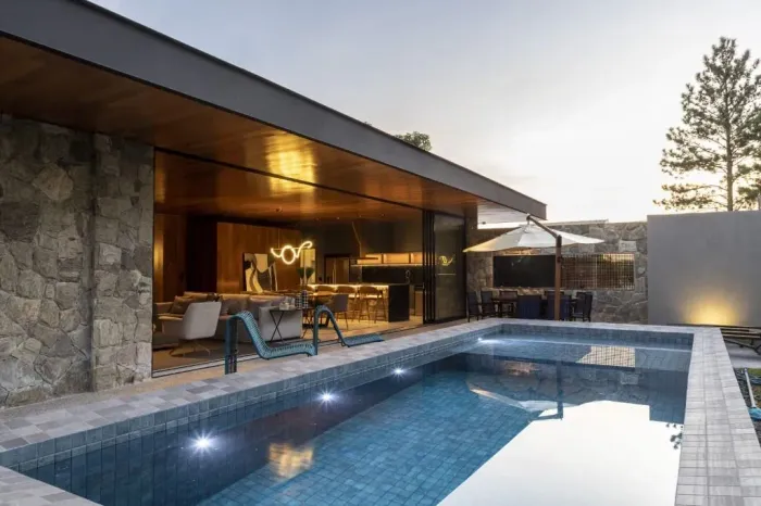 Casa com 3 dormitórios à venda, 330 m² por R$ 2.700.000,00 - Condomínio Vale do Canaã - Ma