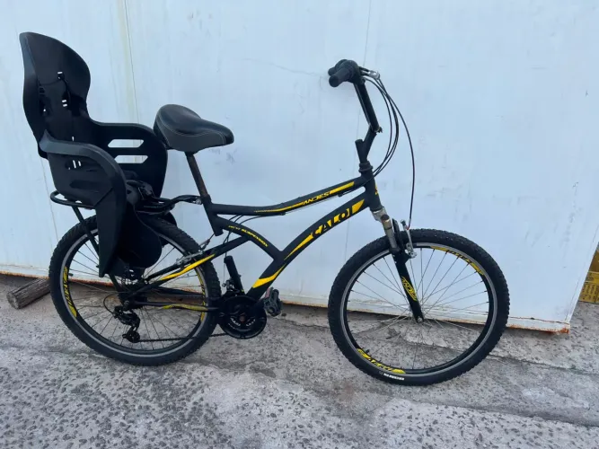 Bicicleta CALOI com cadeirinha