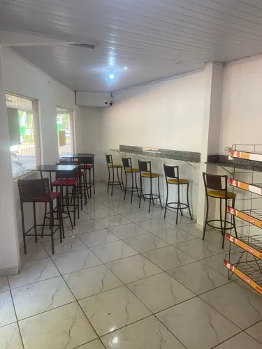 Ponto comercial próximo ao hospital universitário