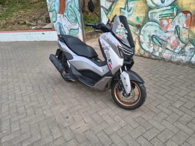 Yamaha NMAX ABS - 2025 Prata - 9.600 KM