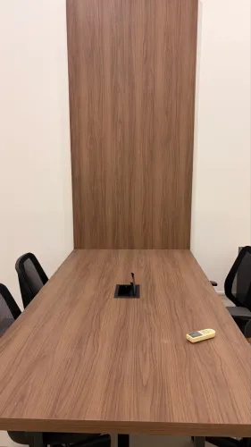 Mesa de escritório novíssima