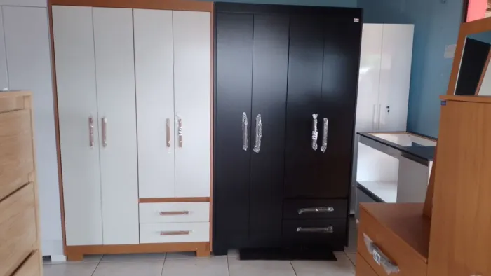 GUARDA ROUPA DE SOLTEIRO 4 PORTAS E 2 GAVETAS NOVOS NA CAIXA