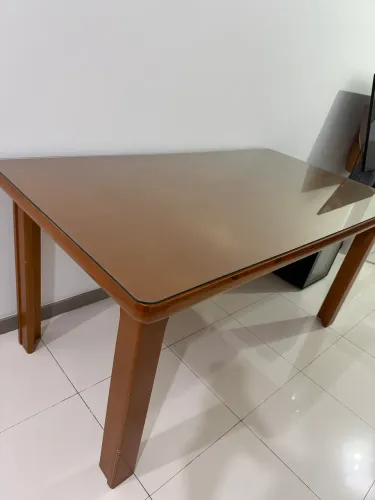 Mesa de jantar com 2 cadeiras 