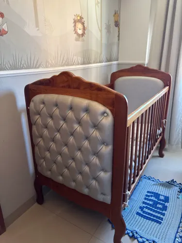 VENDE-SE BERÇO MADEIRA MACIÇA