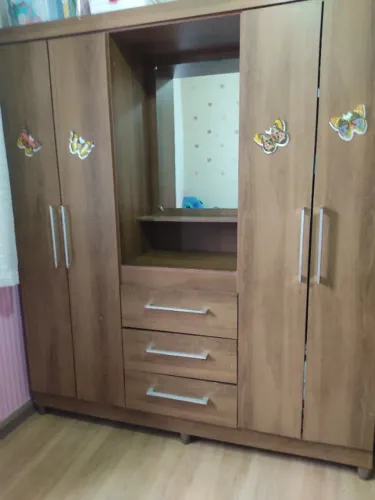 Guarda roupa capelinha