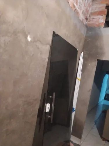 Porta de vidro fumê temperado 1x2.210