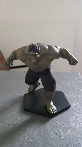 Boneco Hulk Savage 1/10 iron Studio.