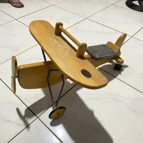 Avião de madeira pra criança ou colecionador, 250 reais!!