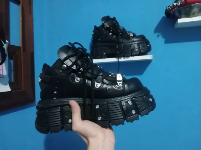 New Rock Preto Plataforma Gótica com Detalhes Metálicos