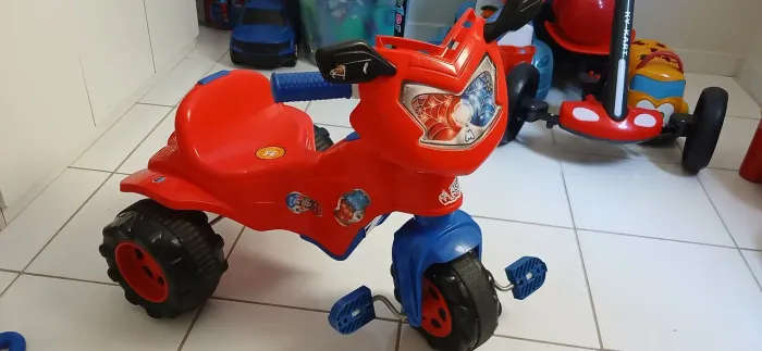 Triciclo infantil 