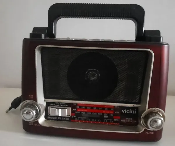 RÁDIO RETRÔ VINCINE LIVSTAR - AM/FM/SW/USB
