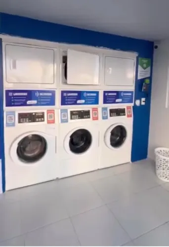 LAVANDERIA SELF-SERVICE