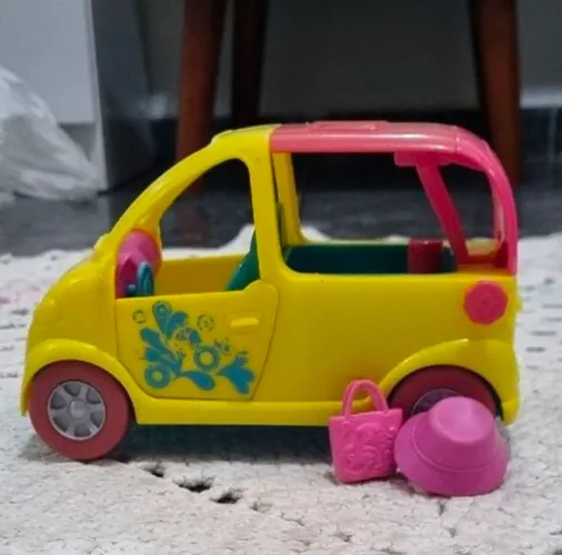 Carro da Polly festa na piscina