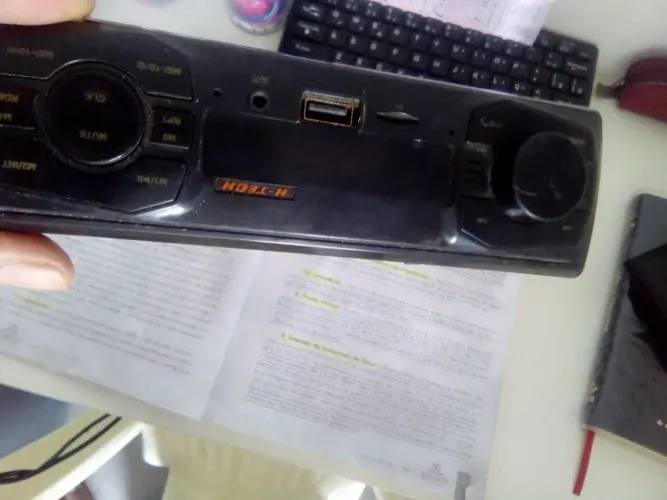 Rádio de carro usado SUB