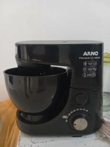 Batedeira planetária Arno