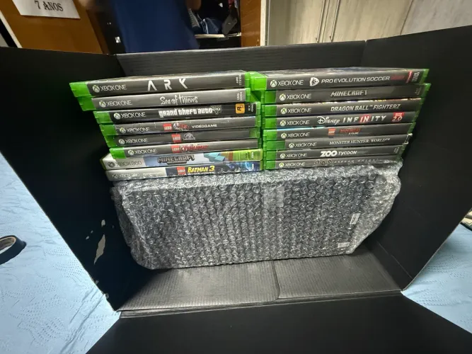 XBOX SERIES X 1TB + CONTROLE + 16 JOGOS FÍSICOS + CAIXA