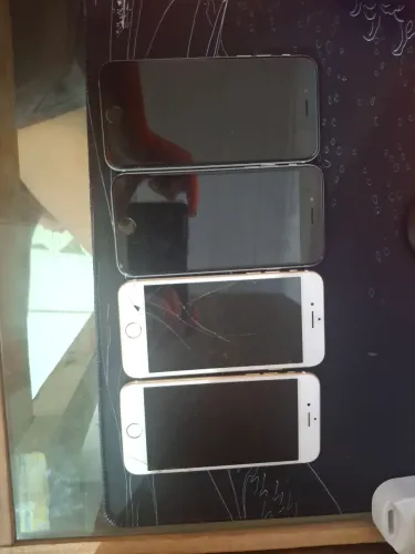 4 iPhones