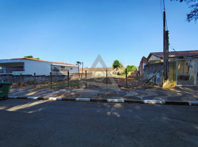 Terreno à venda em Campinas, Jardim Guanabara, com 818 m²