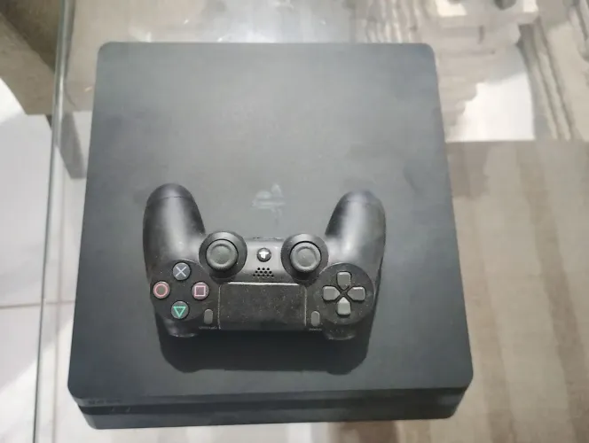 PS4 SLIM USADO EM BOAS CONDIÇÕES 