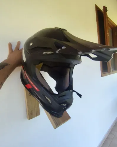 Suporte para capacete 