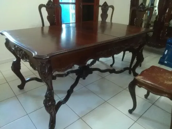 Mesa Jantar, Itajer e Cristaleira em Jacarandá (peças únicas de quase 100 anos)