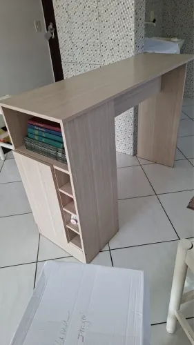 Vendo bancada com 3 banquetas