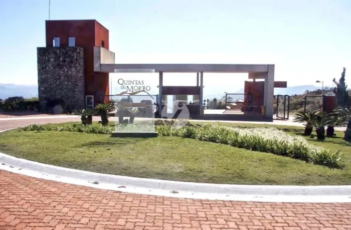 Lote à venda no condomínio Quintas do Morro