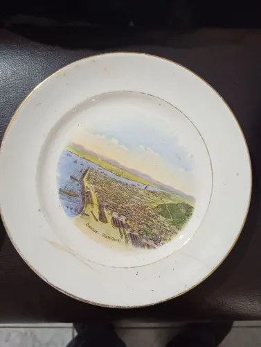 Prato de porcelana centenário