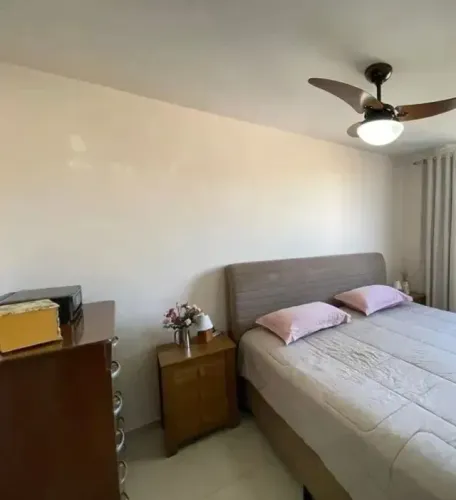 VENDO APARTAMENTO DE 2 QUARTOS ,1 BANHEIRO E 1 VAGA. JM012
