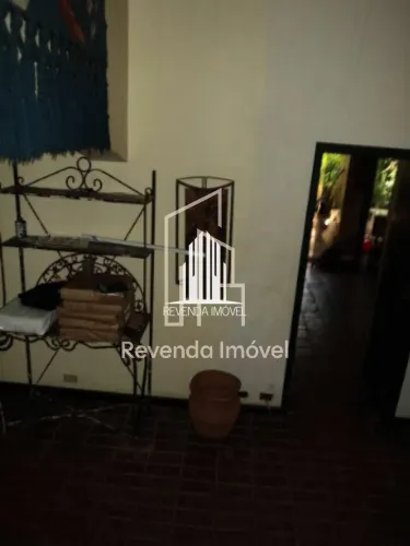 Casa Térrea de 329m² com 4 dormr/1Suíte, 3 salas, 2 banheiros, no Morumbi.