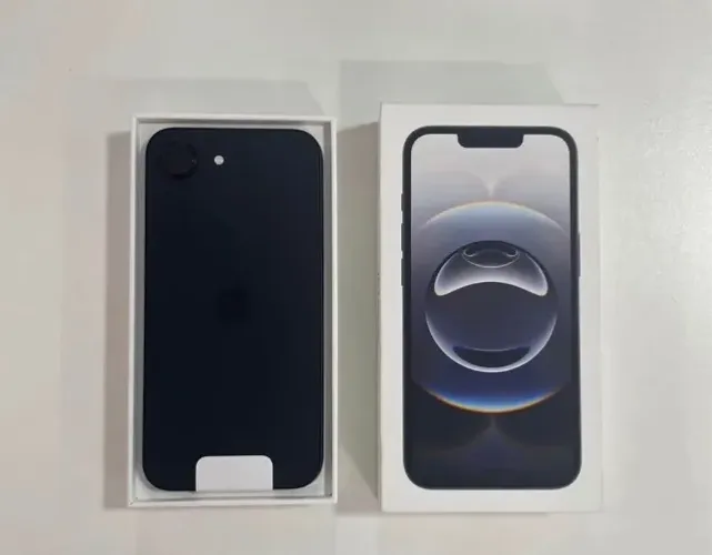 iPhone 16e
