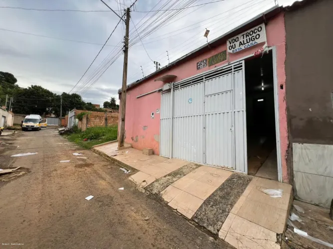 Casa para Venda em Novo Gama, Boa Vista, 2 dormitórios, 2 banheiros, 2 vagas