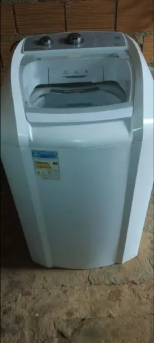 Vendo uma máquina com defeito semi nova 