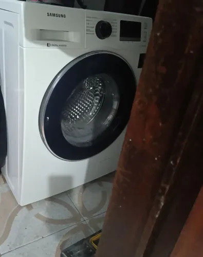 Máquina o cesto não tá girando não aparece código pra quem trabalha com concerto