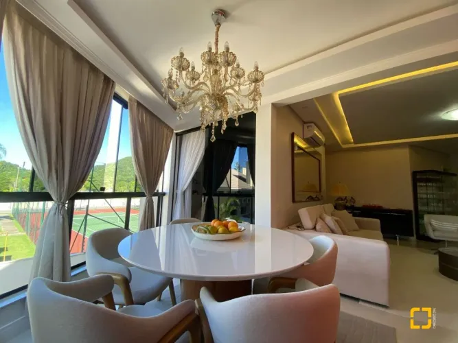 Apartamento em Jurere Internacional