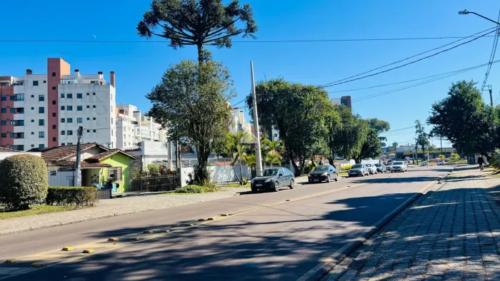 TERRENO À VENDA PARA USO COMERCIAL OU RESIDENCIAL NO CRISTO REI, EM CURITIBA