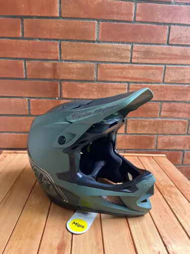 Capacete Troy Lee D4 Poliacrylite