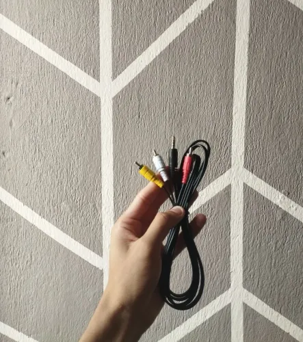 Cabo p3 3rca pra conectar tv box na tv de tubo