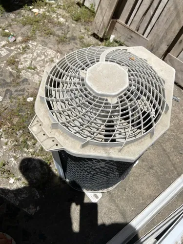 Ar condicionado 9.000 btus quebrado