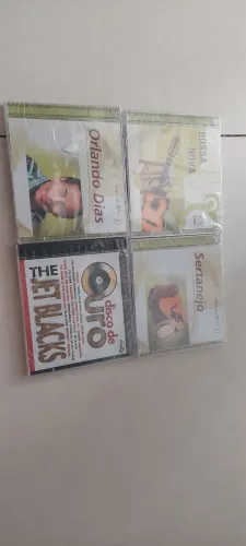Lote com 4 CDS Lacrados