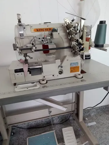 Máquina Galoneira de passar vies