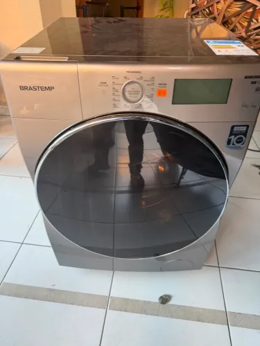 Lava e seca inox semi nova